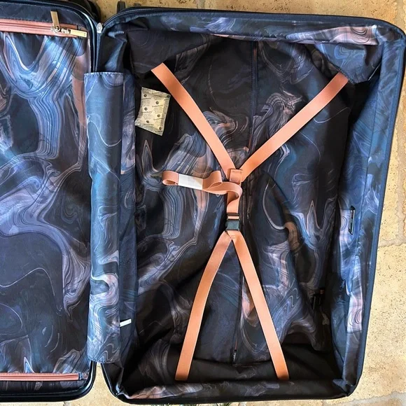 Tumi 19° extended trip expandable four-wheel packing suitcase NWT - Picture 8 of 15